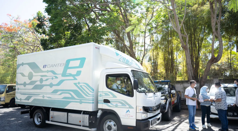Uji Coba Truk Listrik eCanter Dimulai dari Bali