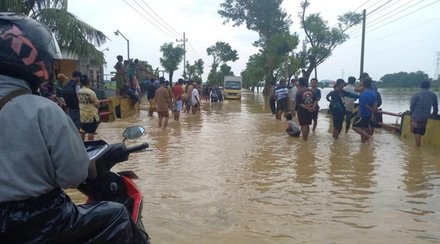 Banjir di perbatasan Bangkalan-Sampang