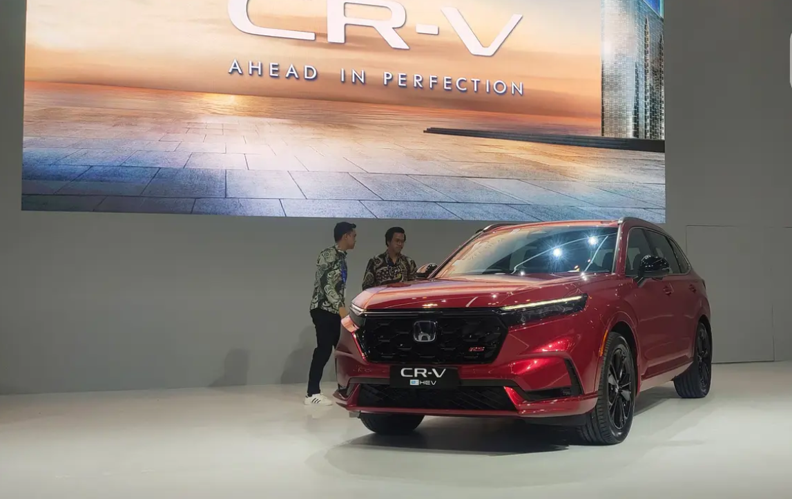 PT Honda Prospect Motor (HPM) meramaikan Gaikindo Indonesia International Auto Show (GIIAS) 2023 dengan menghadirkan All New CR-V Hybrid di ICE BSD, Tangerang, Banten, Kamis (10/8/2023). (Liputan6.com