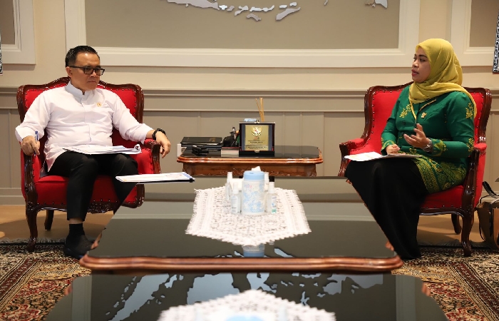 Menteri Pendayagunaan Aparatur Negara dan Reformasi Birokrasi (PANRB) Abdullah Azwar Anas menerima audiensi Komisi Perlindungan Anak Indonesia (KPAI) di Kantor Kementerian PANRB, (15/3) lalu. (Menpan)