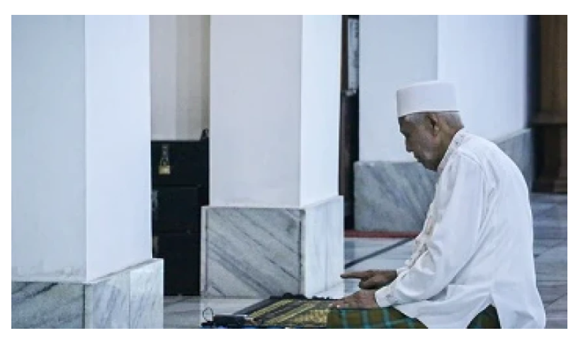 Ilustrasi tafsir surat Al-Baqarah ayat 238-239 tentang urgensi menjaga shalat dalam Al-Qur&amp;rsquo;an. (NU Online).