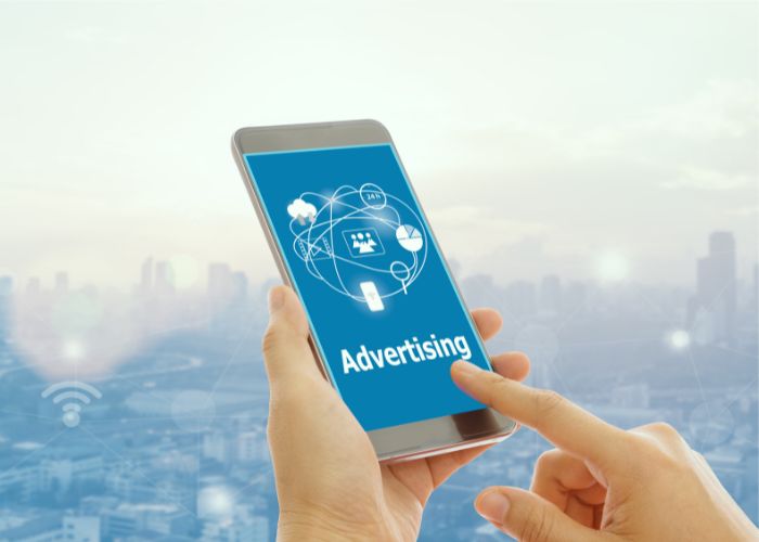 Ilustrasi Blokir Iklan di HP Android