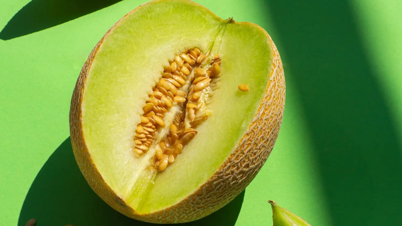 3 Resep Minuman Buka Puasa Berbahan Dasar Melon, Mudah Dibuat (dok. Unsplash.com/Oriol Portell @oriol_portell)
