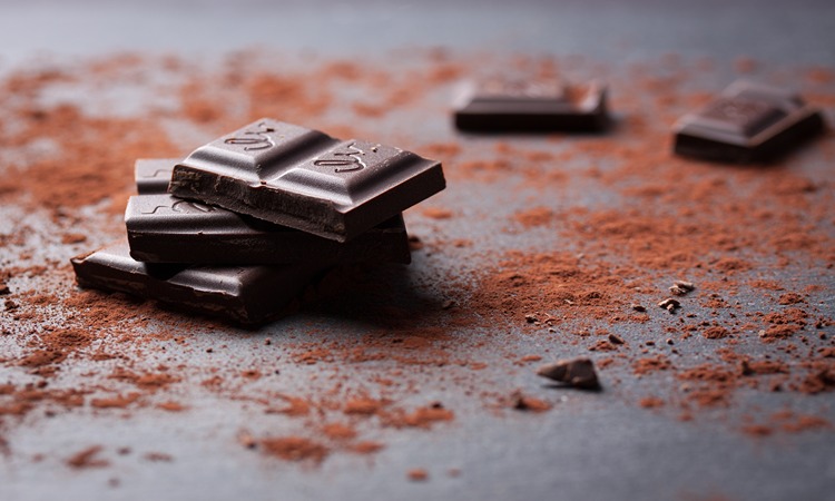 Gambar cokelat hitam yang menjadi salah satu makanan untuk meningkatkan&nbsp;mood&nbsp; (Freepik.com)