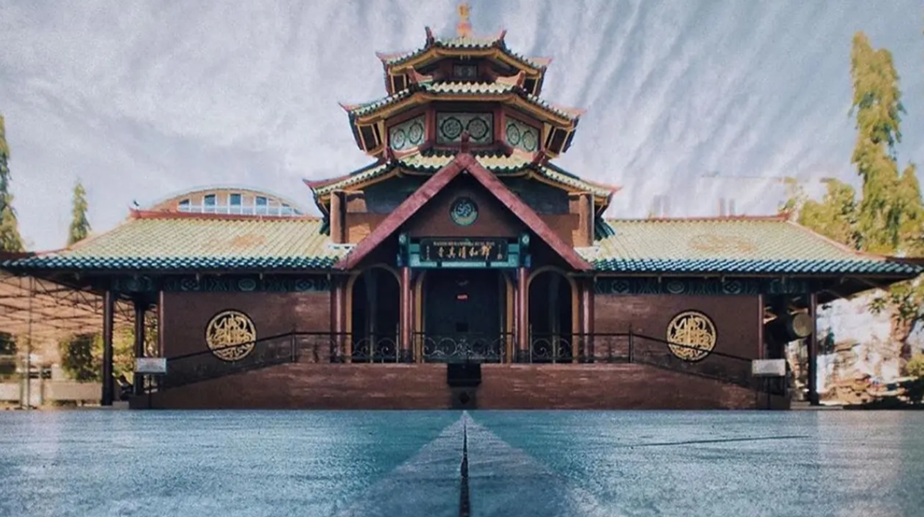 Masjid Cheng Ho atau Masjid Muhammad Cheng Ho Surabaya, adalah bangunan masjid yang menyerupai kelenteng. (Sumber: Instagram/@exploresurabaya)