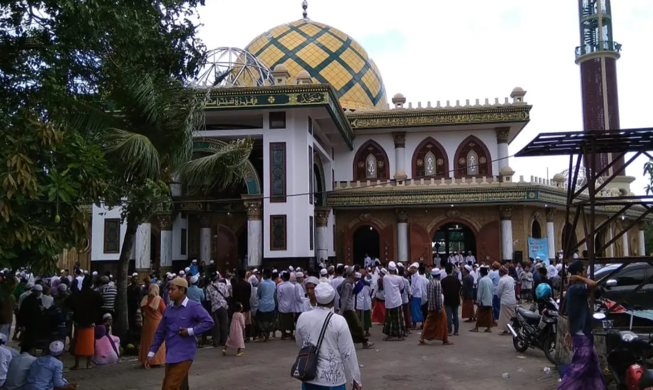makam Syaikhona Kholil Bangkalan selalu ramai peziarah