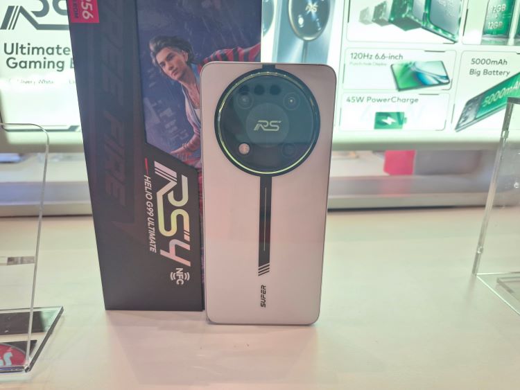 Peluncuran smartphone baru Itel di Indonesia (Rian Alfianto/JawaPos.com)