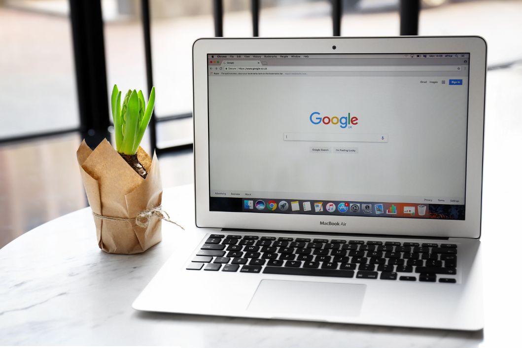 Ilustrasi Pencarian Google Dengan AI
