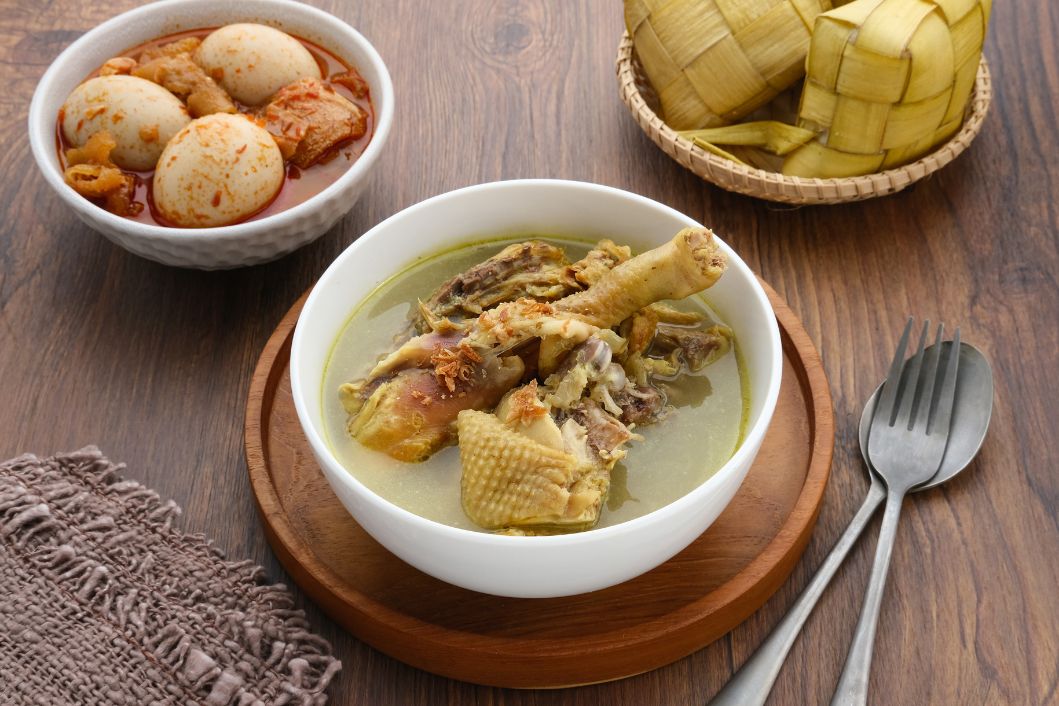 Hidangan Opor Ayam Saat Lebaran