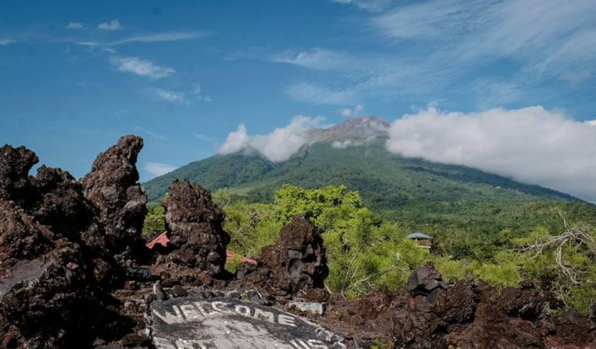 Lanskap Geowisata Batu Angus yang diusulkan menjadi Geopark, Ternate. (Foto Dok. Kemenparekraf).