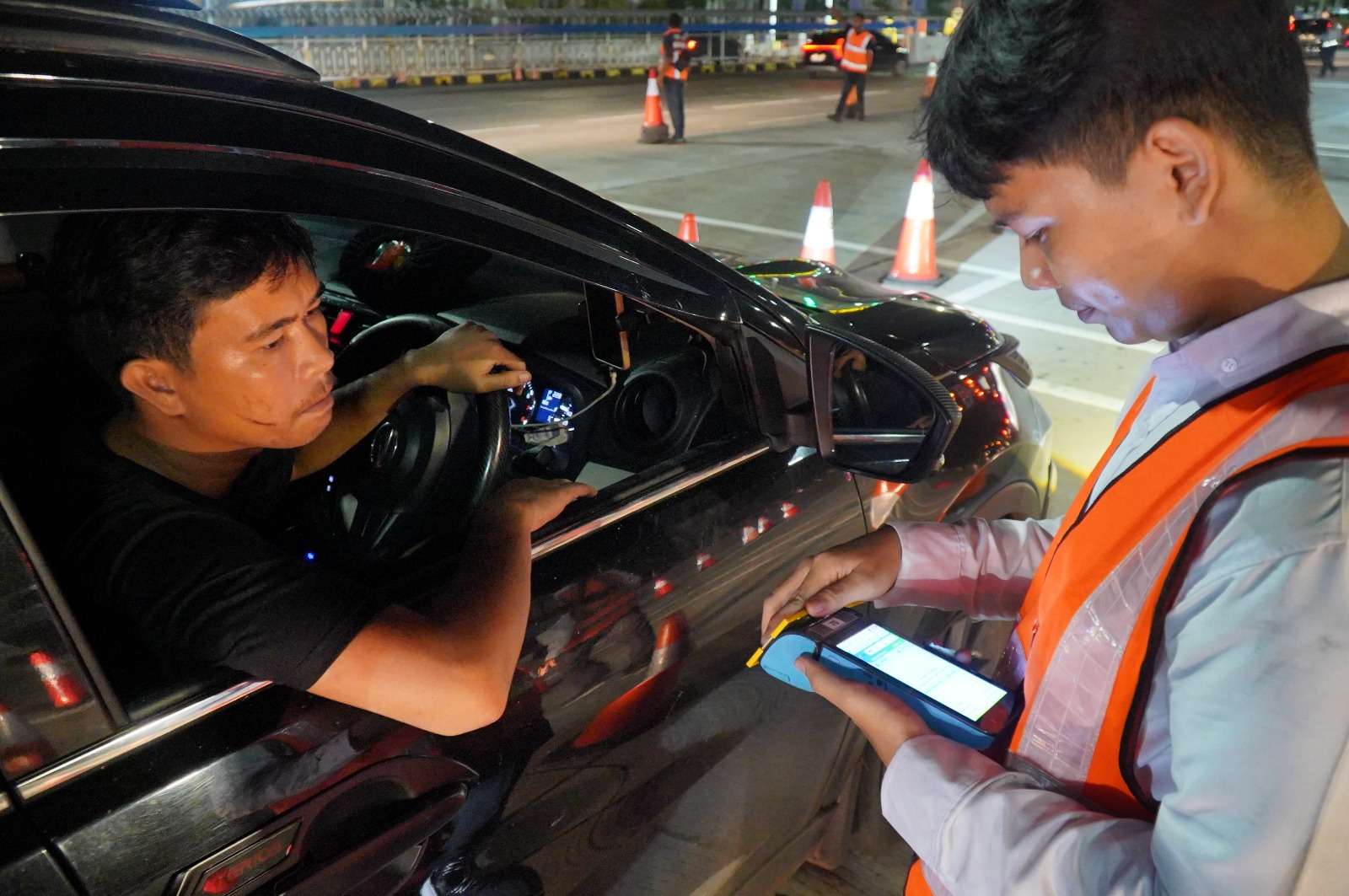 Ilustrasi: Saldo E-Toll kurang jadi salah satu yang menghambat arus lalu lintas saat musim mudik Lebaran dan menyebabkan kemacetan. (Istimewa).