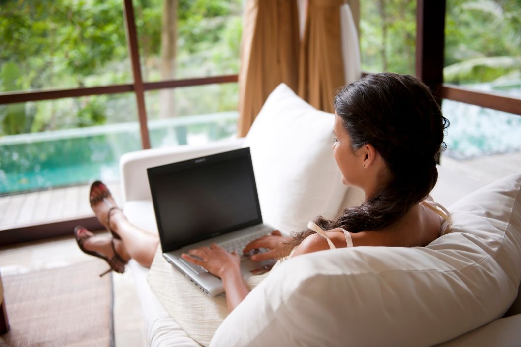 Ilustrasi WFH (Work From Home)