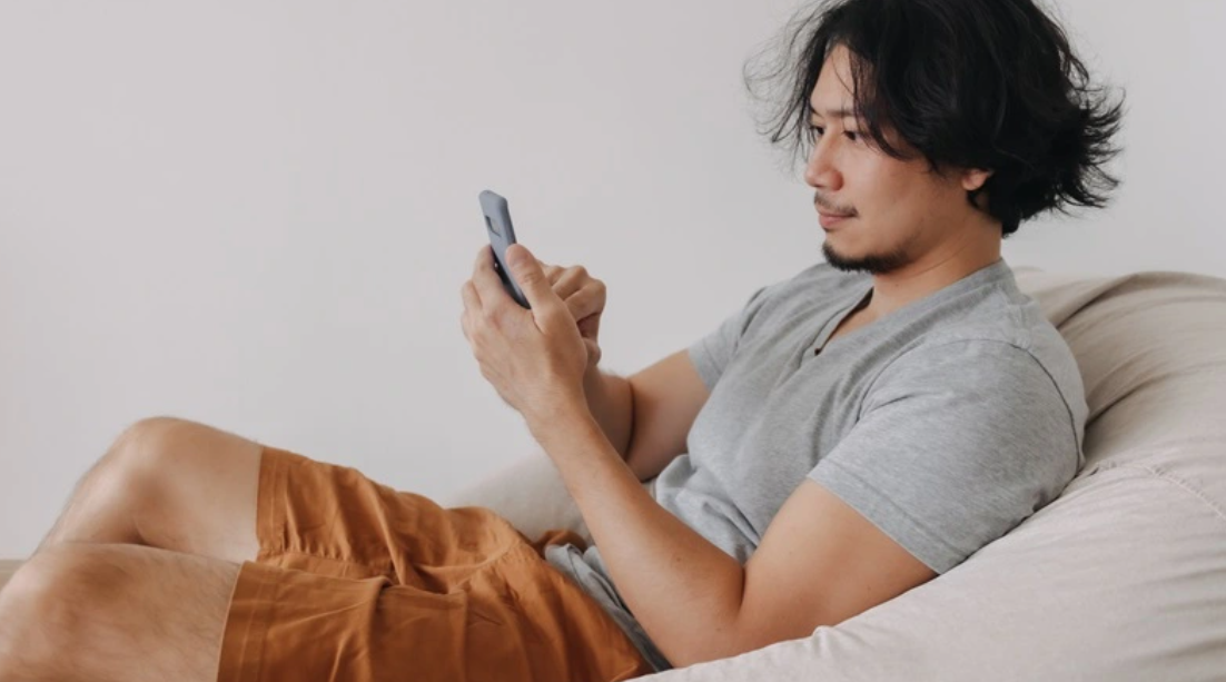 Nomophobia - Penyebab, Gejala, dan Cara Mengatasinya