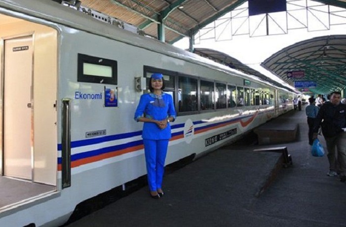 PT KAI membuka rekrutmen besar-besaran untuk S1 tahun 2024.