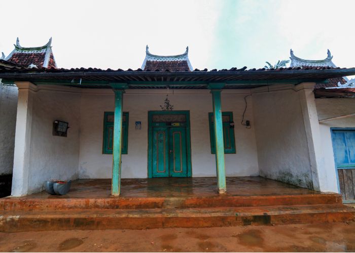Rumah Adat Madura Tanean Lanjhang