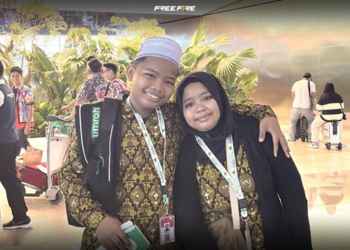 Adifadinul Islam bersama ibunya Khusnul Khotimah Umroh Berkat Main Game Free Fire