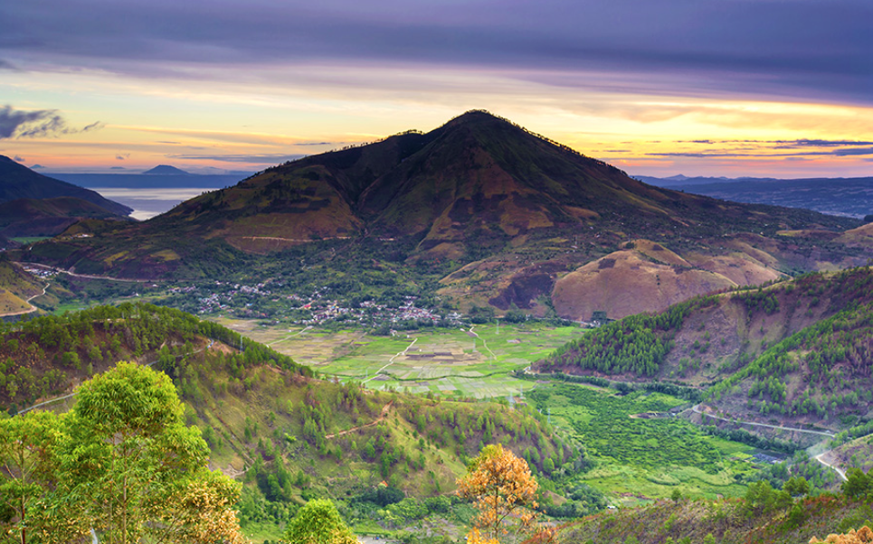Pusuk Buhit (Franshendrik &ndash; Shutterstock)