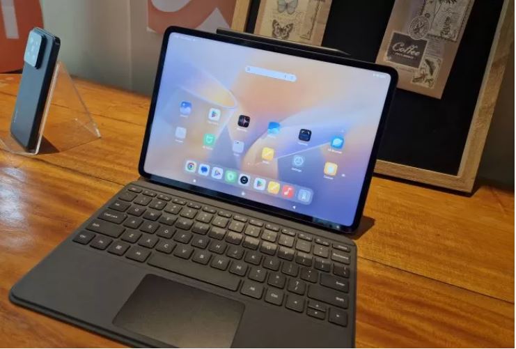Xiaomi Pad 6D Pro. (Rian Alfianto/JawaPos.com)