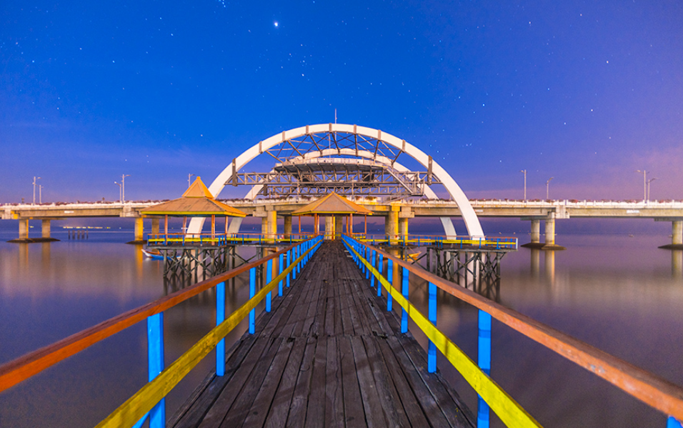 Spot foto estetik di Taman Hiburan Pantai Kenjeran. (Sumber ZJXiong &ndash; Shutterstock)