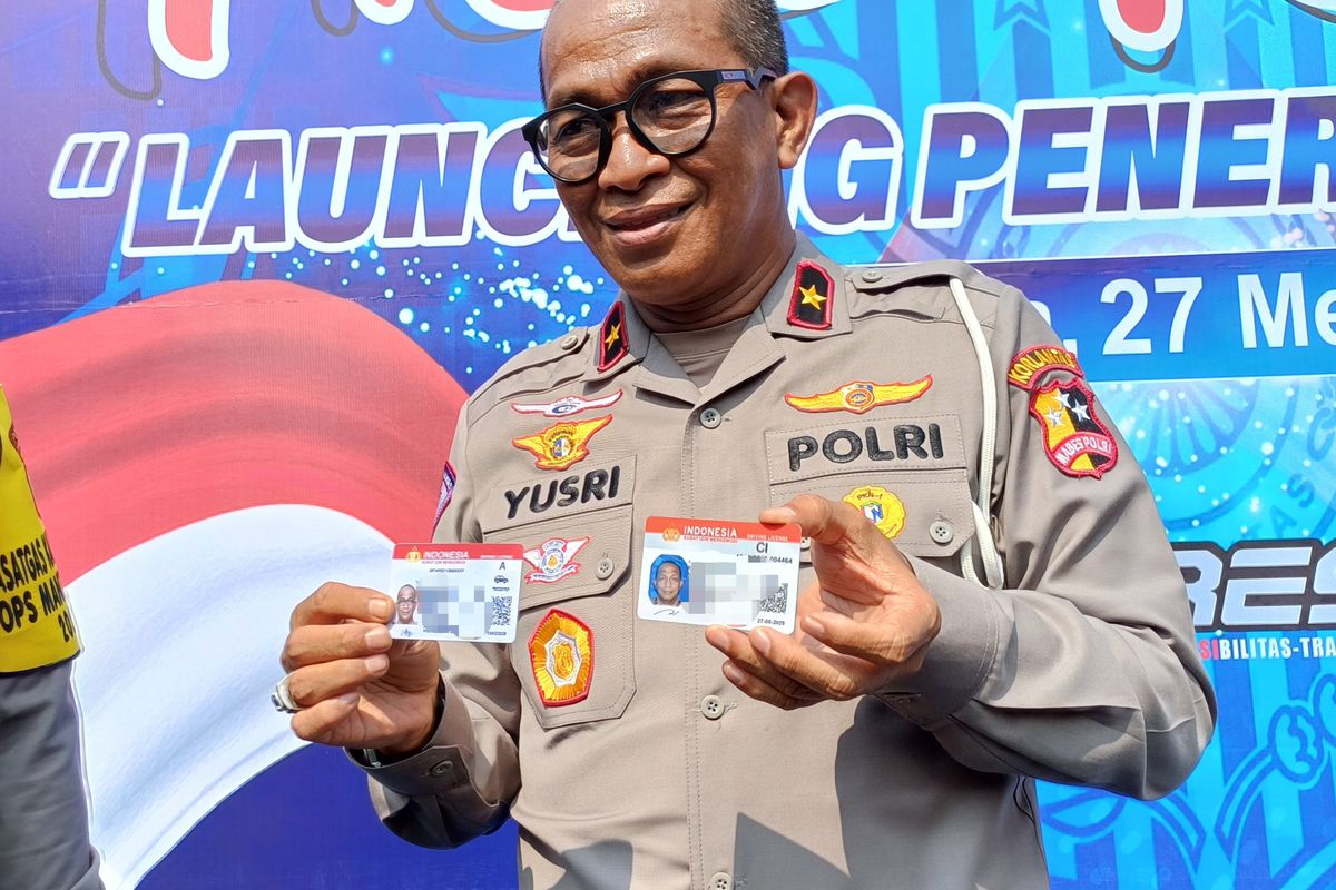 Direktur Registrasi dan Identifikasi  Korps Lalu Lintas (Korlantas) Polri Brigjen (Pol) Yusri Yunus saat ditemui wartawan di Satpas SIM Daan Mogot, Jakarta Barat, Senin (27/5/2024).