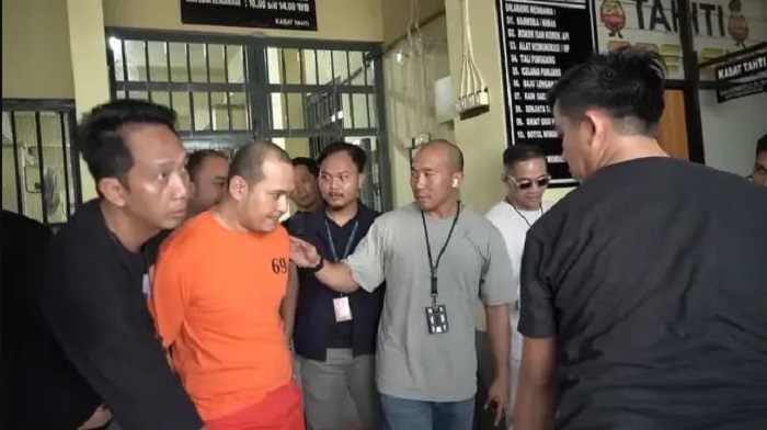 Polri berhasil menangkap buronan nomor satu Thailand bernama Chaowalit Thongduang. Pimpinan gangster Thailand ini ditangkap saat bersembunyi di Bali. (Foto: Istimewa)