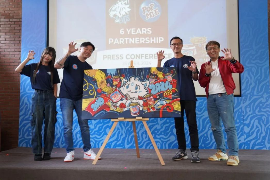 EVOS dan Pop Mie menandai 6 tahun perjalanan kolaborasi strategis dalam upaya mendekatkan dan memfasilitasi talenta muda Indonesia dengan industri esports. (ANTARA/HO-EVOS)