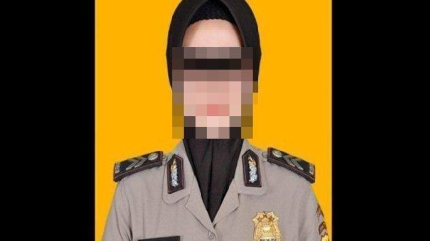 Sosok Briptu FN, polisi wanita di Mojokerto, Jawa Timur, membakar suaminya sesama anggota polisi, keduanya sempat cekcok.