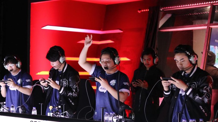 potret tim Evos Glory ketika di stage MPL ID season 13. (Foto: MPL Indonesia)