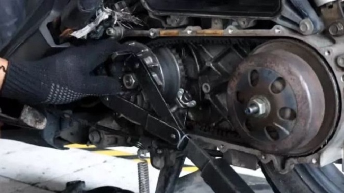 Kampas ganda motor matic. (Asuransi Astra)