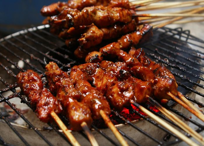 Hidangan Sate Daging Kurban Saat Hari Raya Idul Adha