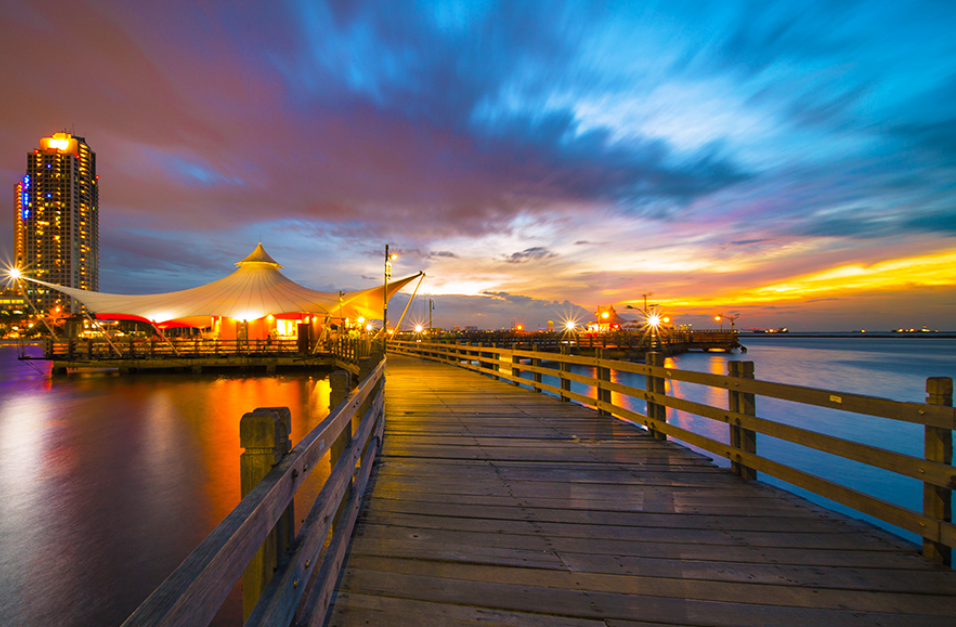 Dermaga Ancol (Bagus Martada &ndash; Shutterstock)