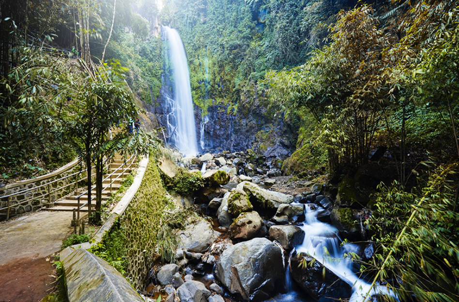 Kesegaran kawasan sekitar Curug Silawe ( Dhimas &ndash; Shutterstock)