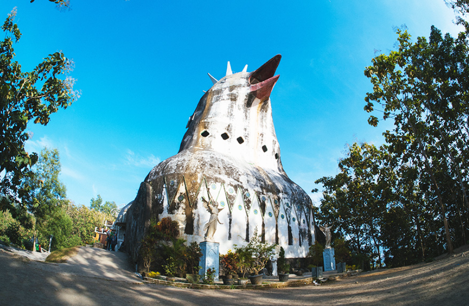 Uniknya Gereja Ayam Bukit Rhema yang cocok untuk liburan keluarga ( Ari -Shutterstock)