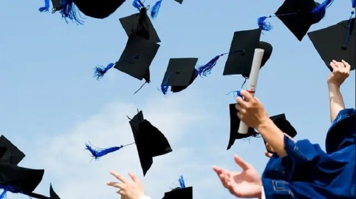 Ilustrasi sarjana. (via: hrreview.com)