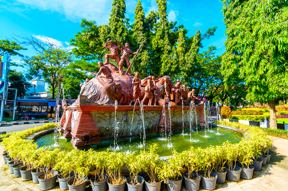 Monumen Juang 45 Malang (Daniel &ndash; Shutterstock)