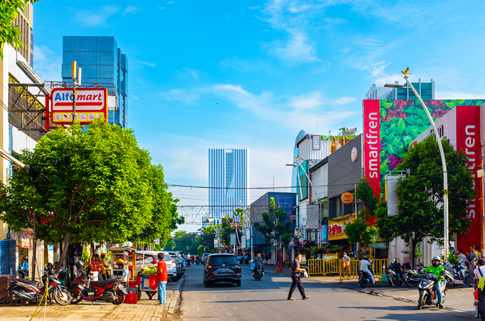 Kulineran asik di Jalan Sabang (Gambar dari nizar kauzar &ndash; www.shutterstock.com)