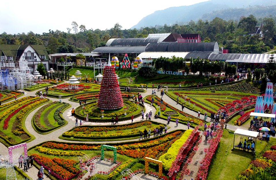 Indahnya bunga-bunga di wisata Semarang (Pakww &ndash; Shutterstock)