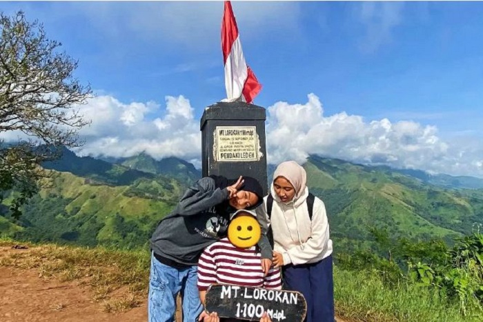 Pesona pemandangan puncak Gunung Lorokan. (Dok. Pribadi)