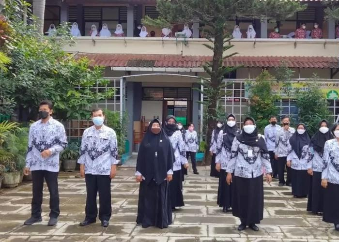 kabar kurang sedap kini menimpah Guru honorer (Ilustrasi/smpn2wonogiri.sch.id)