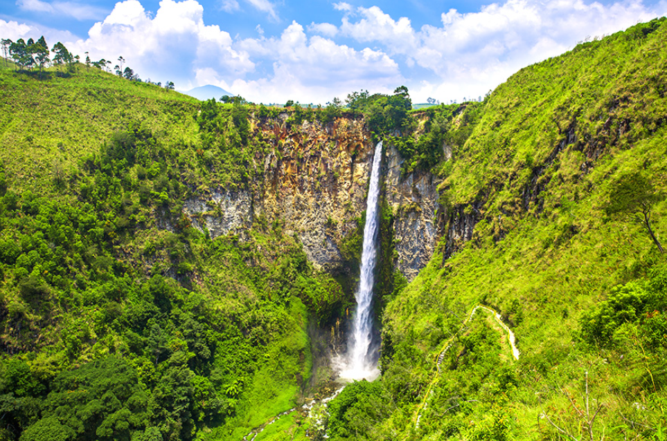 Air Terjun Sipiso-Piso (Mazur Travel &ndash; Shutterstock)