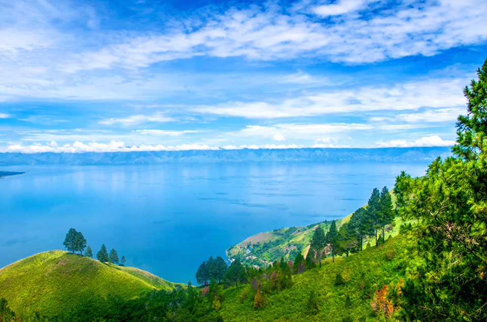 Bukit Indah Simarjarunjung (Zlfikri &ndash; Shutterstock)