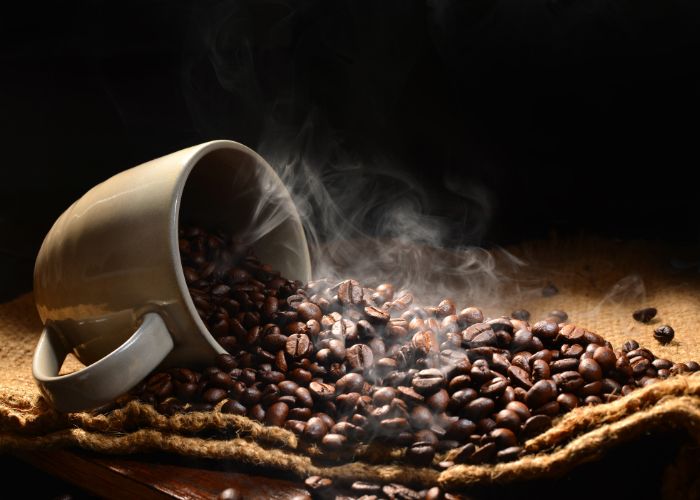 Ilustrasi Bahaya Minum Kopi Untuk Ginjal