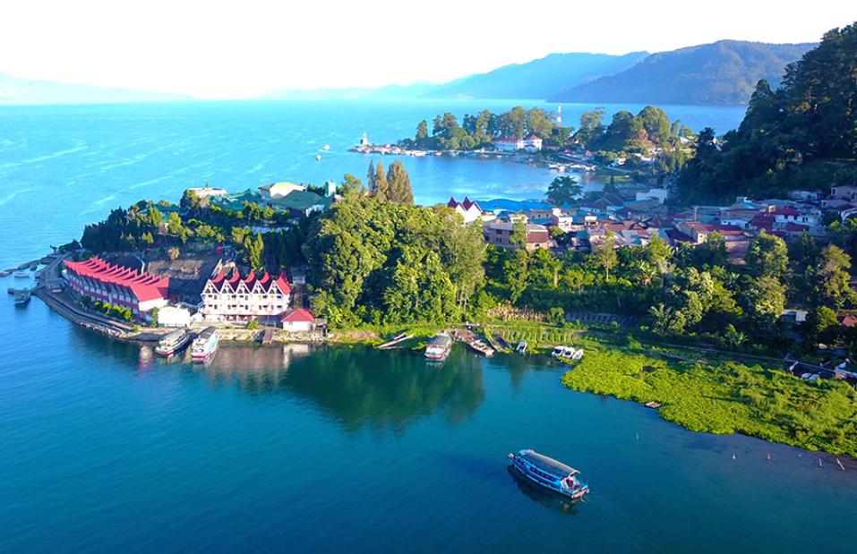 Danau Toba (Ardiwebs &ndash; Shutterstock)