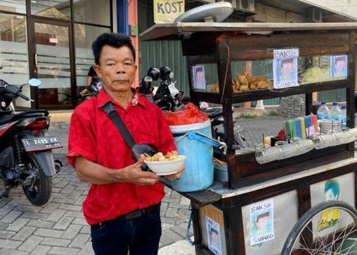 Suneo jual bakso