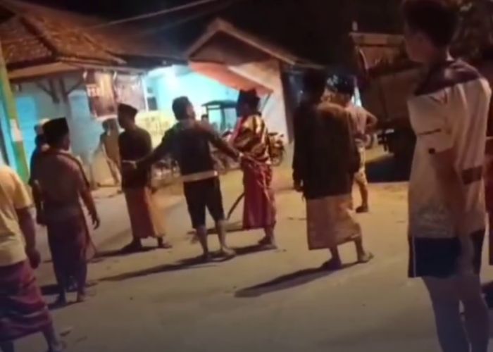 Dua Kubu Warga Nyaris Carok Massal di Bangkalan