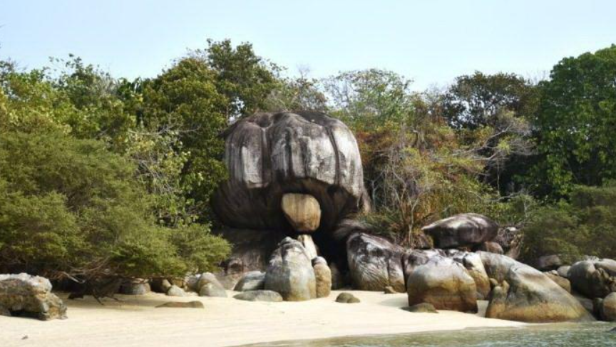 Pulau Putri di Kawasan Pantai Penyusuk Kecamatan Belinyu. (dok.Bangka Pos)