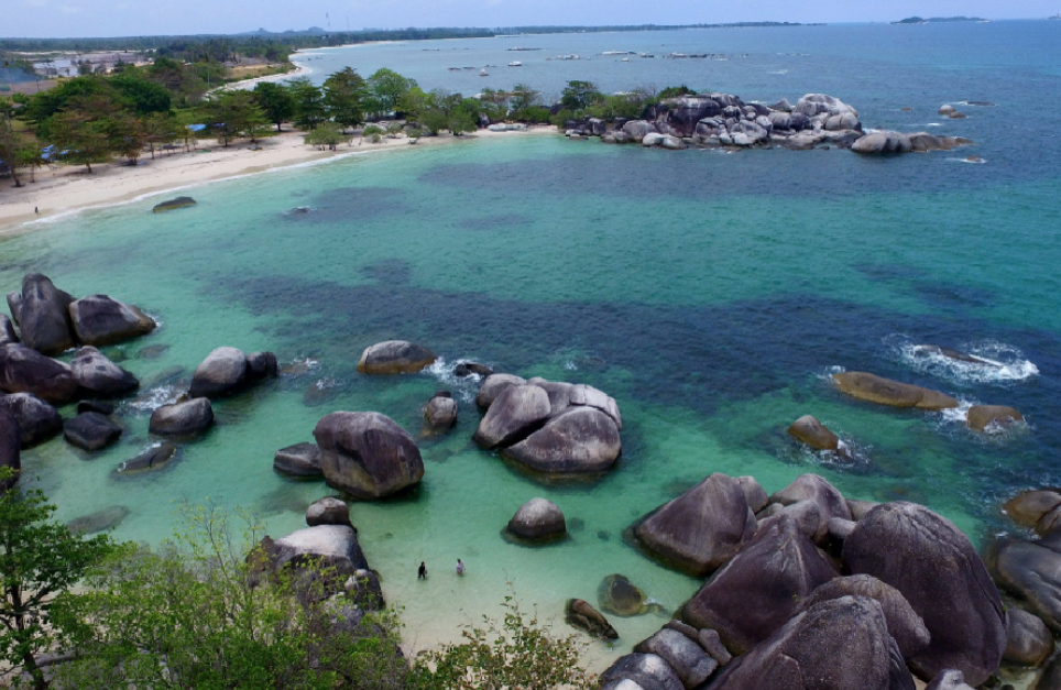 Pantai Tanjung Tinggi Lokasi Ikonik Film Laskar Pelangi yang Wajib Dikunjungi
