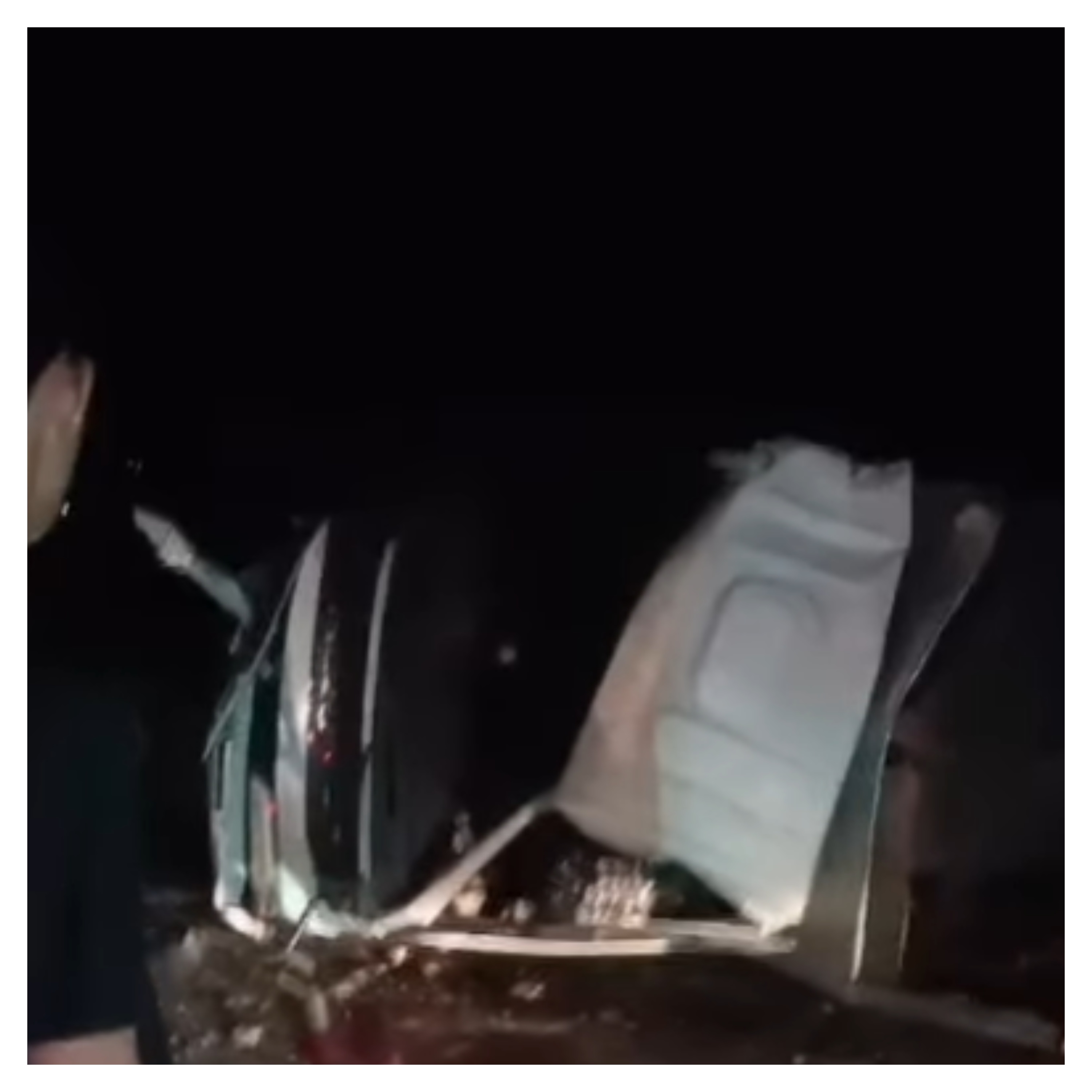 Kecelakaan di Jrengik Sampang, Libatkan Tiga Truk dan Sebabkan Satu Sopir Meninggal. (Kolase RadarBangkalan.id)