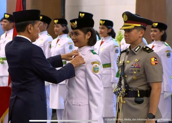 Jokowi kukuhkan 76 anggota paskibraka 2024 di IKN Persiapan Hari Kemerdekaan Indonesia 17 Agustus