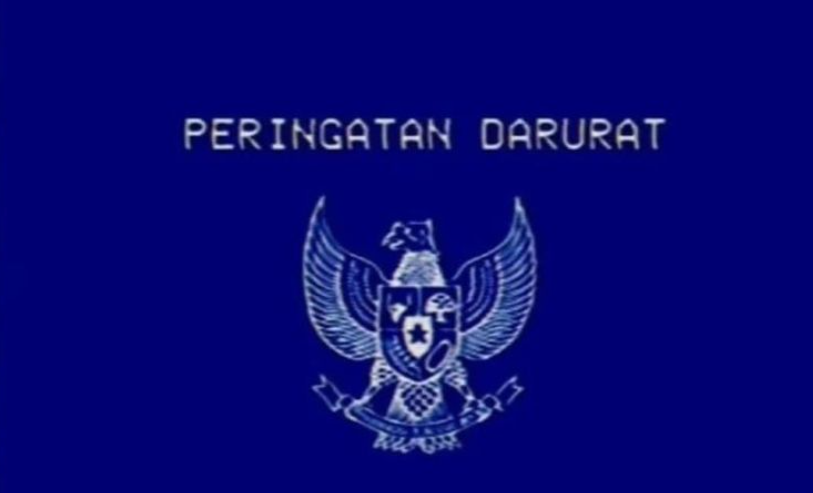 Peringatan Darurat. Berbagai kalangan masyarakat menggelar demo besar-besaran bertajuk Kawal Putusan MK di depan Gedung DPR RI, Kamis (22/8/2024).(Dok. Tangkapan layar)